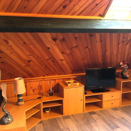 Appartement F1 Mansarde A 100M De La Plage, Proche De Arromanches Et Des Plages Du Debarquement Saint-Come-de-Fresne Экстерьер фото