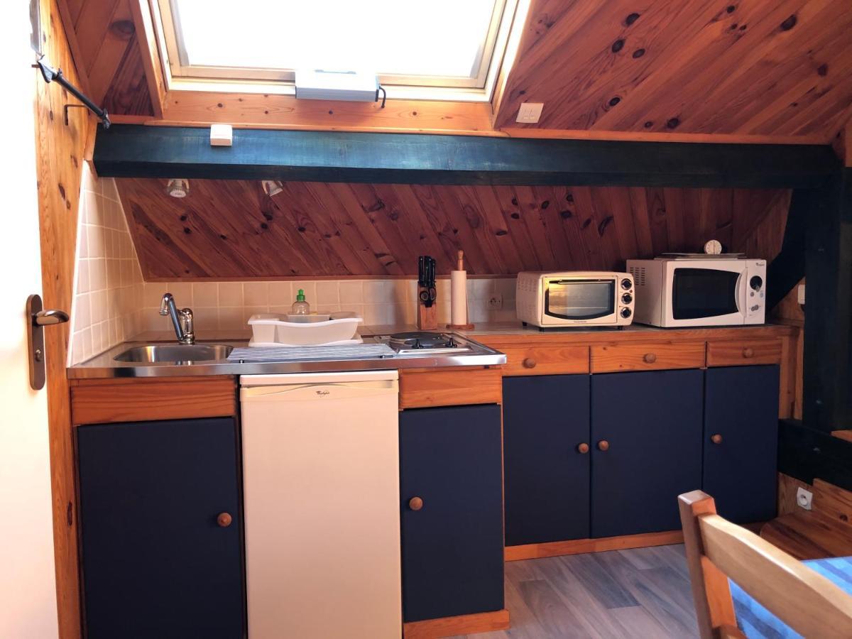 Appartement F1 Mansarde A 100M De La Plage, Proche De Arromanches Et Des Plages Du Debarquement Saint-Come-de-Fresne Экстерьер фото