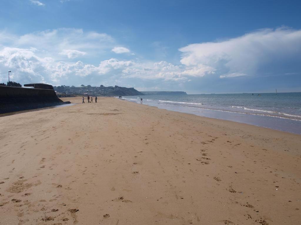 Appartement F1 Mansarde A 100M De La Plage, Proche De Arromanches Et Des Plages Du Debarquement Saint-Come-de-Fresne Экстерьер фото